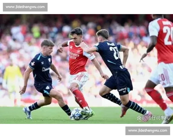 英超亿元腰王争夺战！曼联豪购黑又硬铁闸巴莱巴